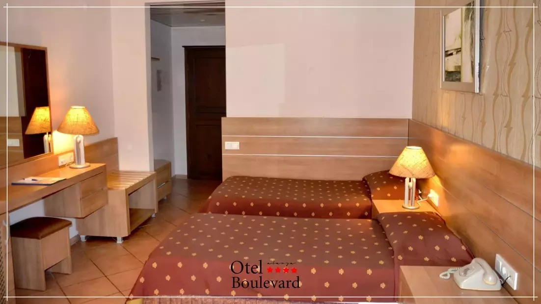 Boulevard Hotel