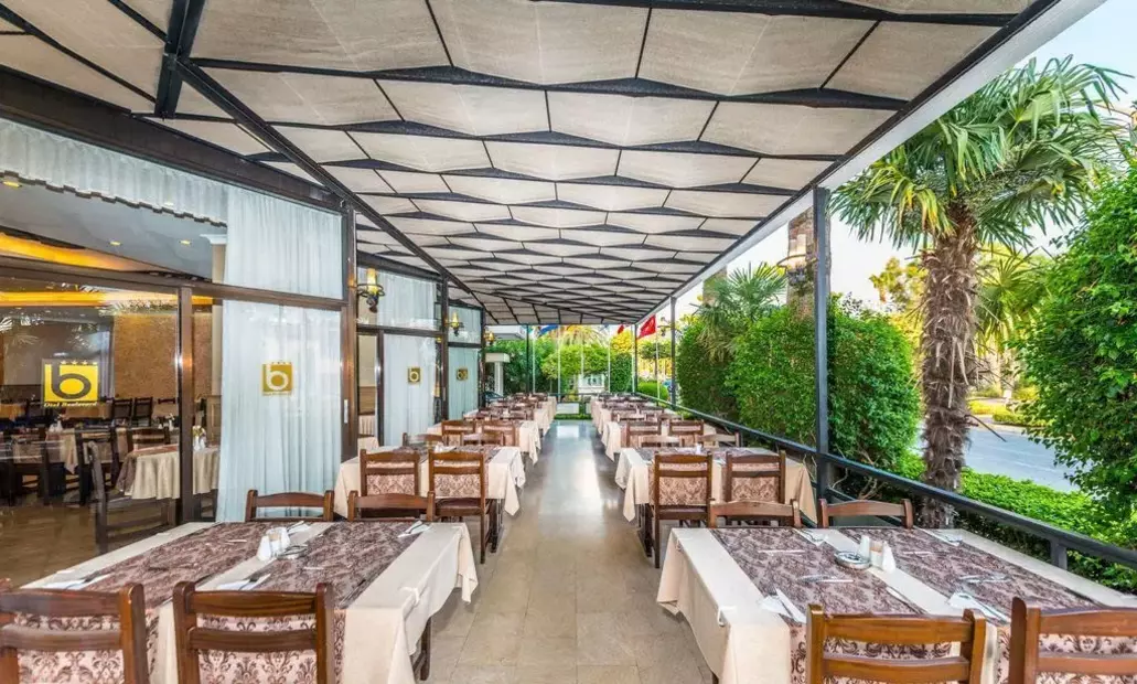 Boulevard Hotel