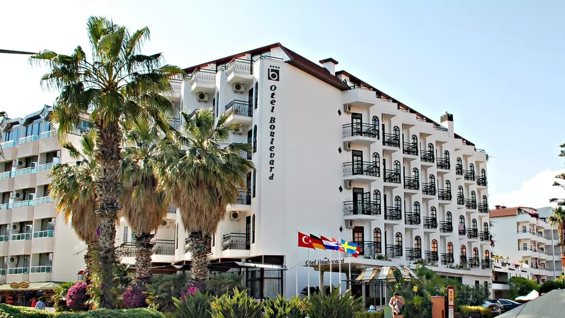 Boulevard Hotel