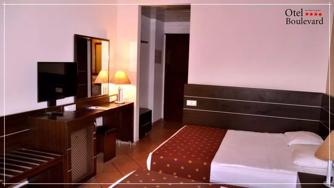 Boulevard Hotel