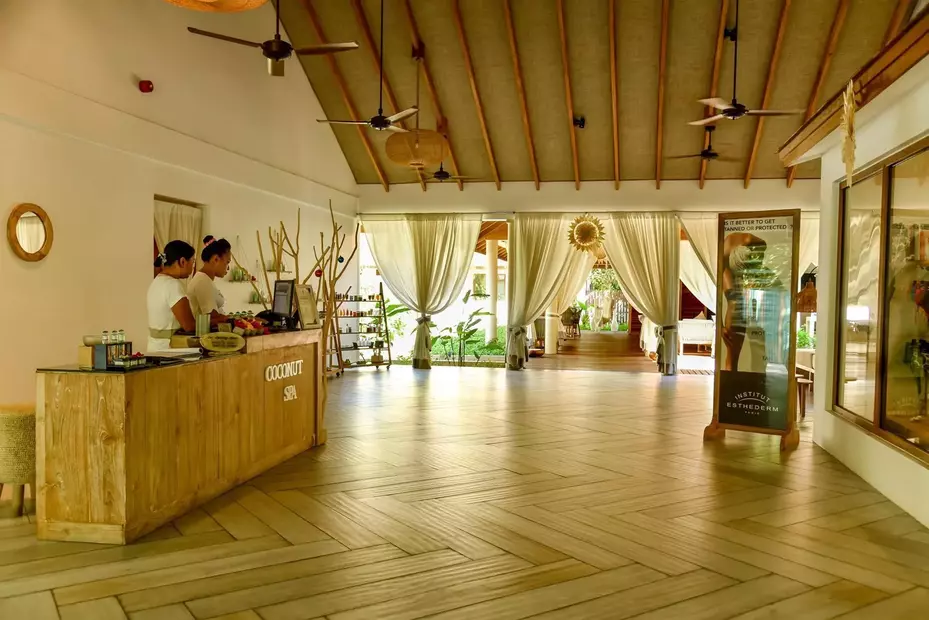 Reethi Faru Resort