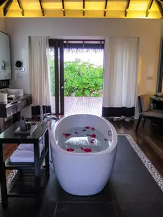 Noku Maldives Resort & Spa