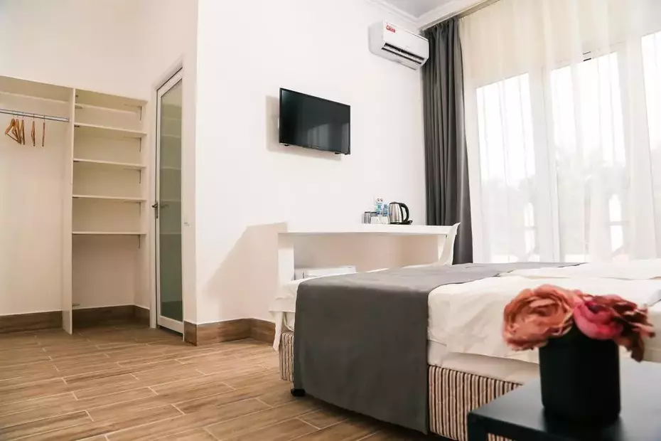 Higos Hotel