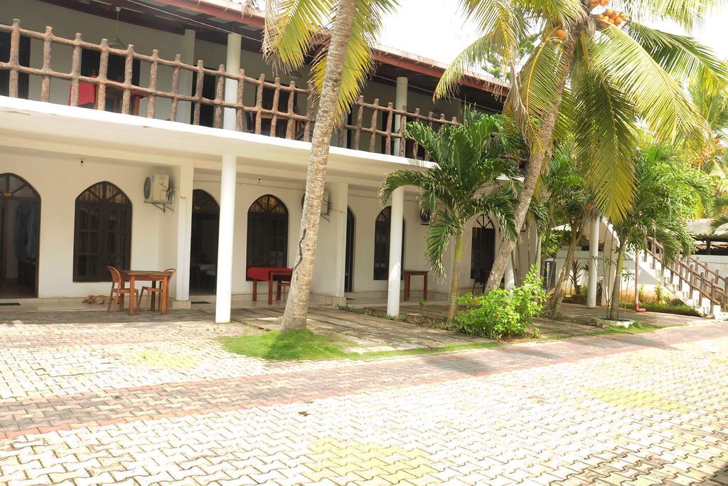 Deutsch Lanka Hotel