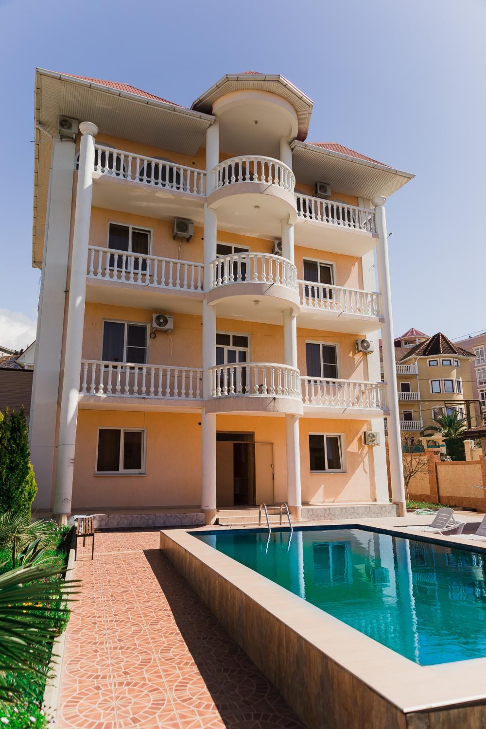 Анадель Клевер