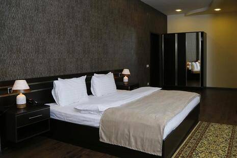 Tomus Hotel