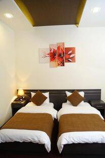 Tomus Hotel