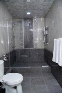 Tomus Hotel