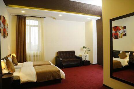 Tomus Hotel