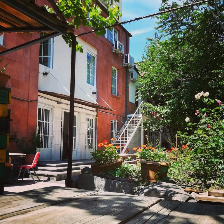 Хостел Jr's House