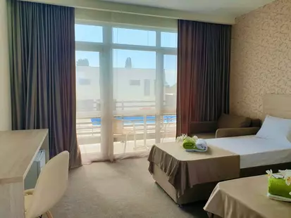 Oasis Club Resort Hotel