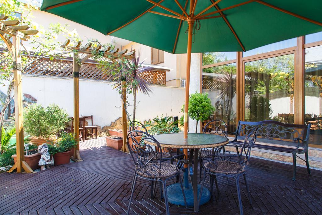 Гостевой Дом Лаура