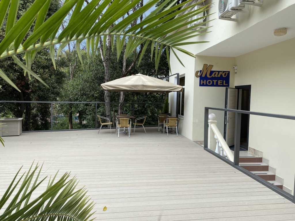 Отель Маро