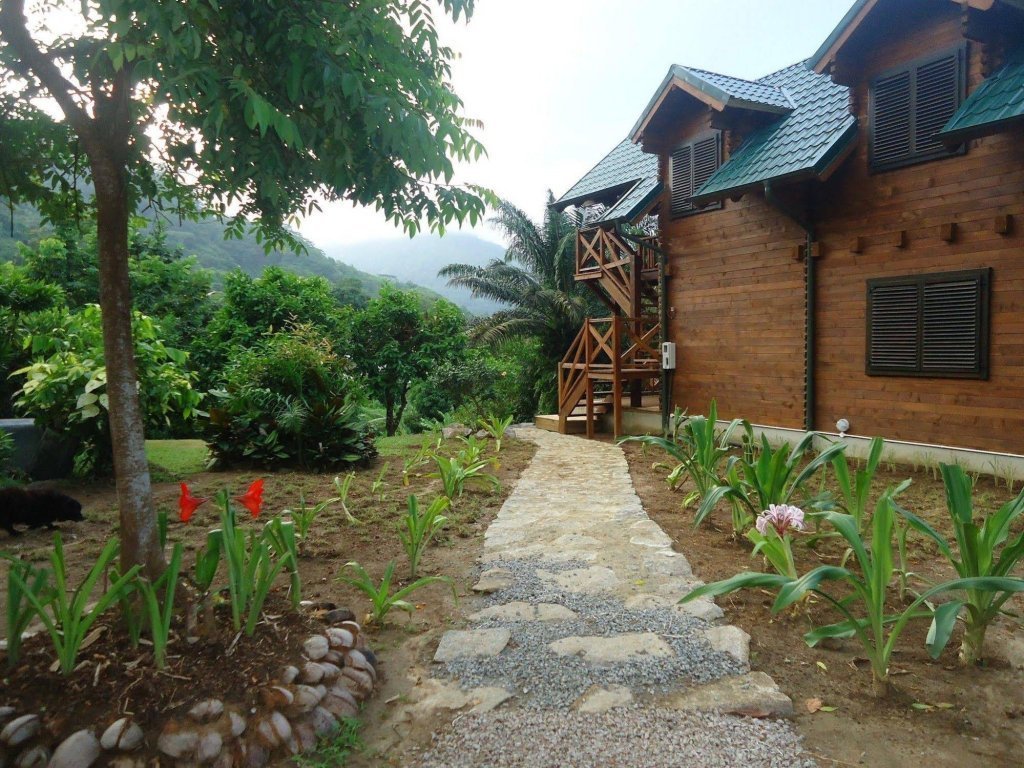 Lemongrass Lodge