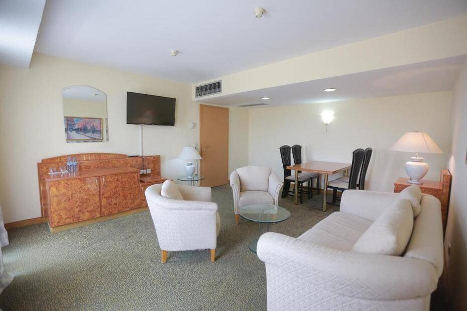 Shodlik Palace Hotel