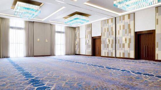 Holiday Inn Dubai Al Maktoum Airport