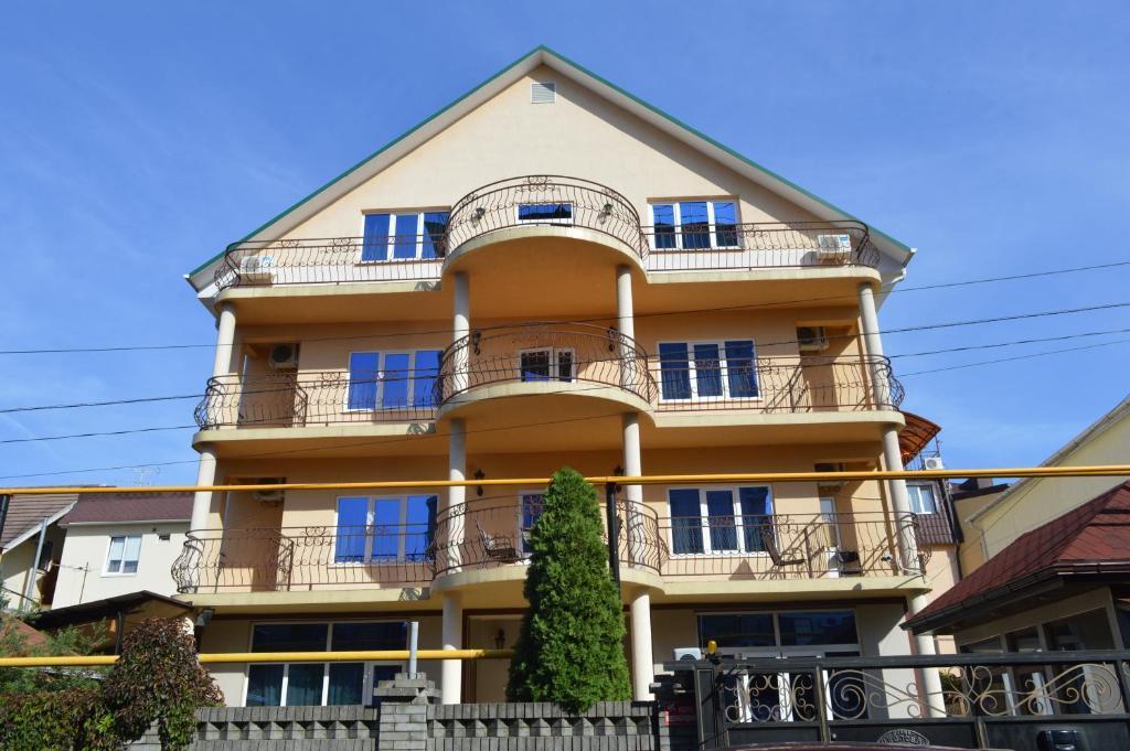 Отель Эдельвейс