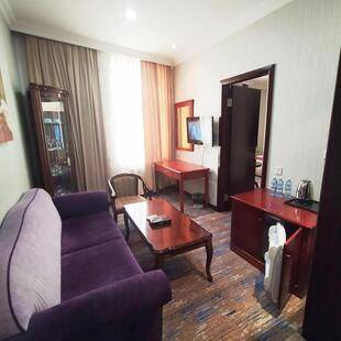 Royal Hotel