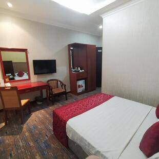 Royal Hotel