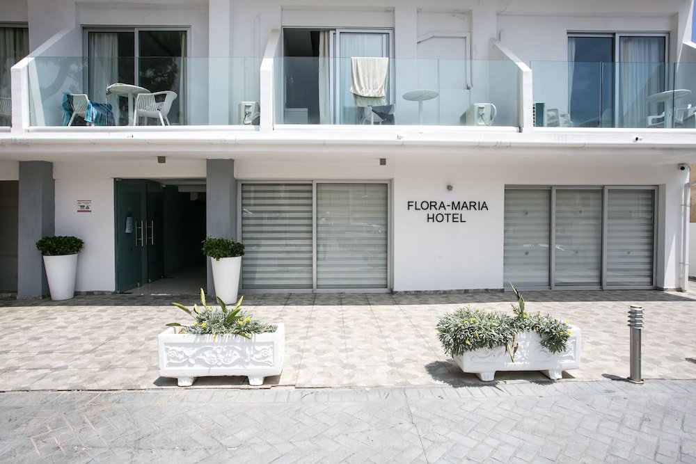 Flora Maria Hotel And Annex Apartments