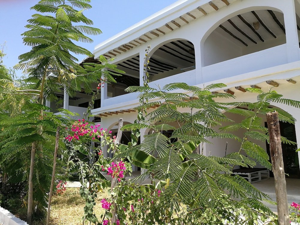 Breeze Residence Aparthotel