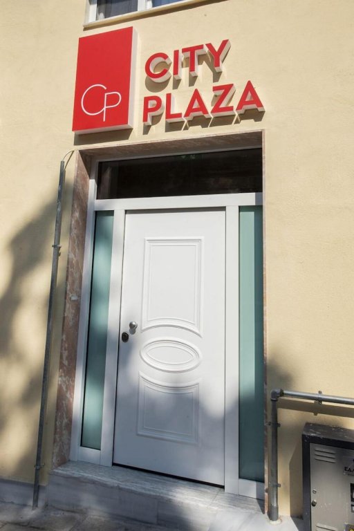 City Plaza Apartments Rooms