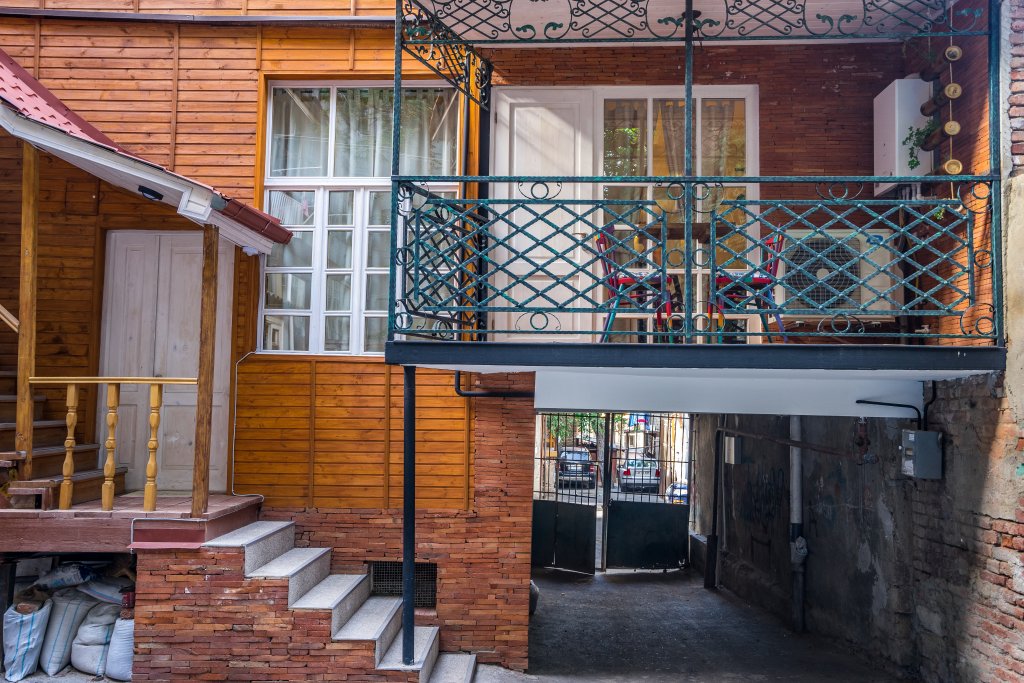 H B Apartments Vasil Petriashvili