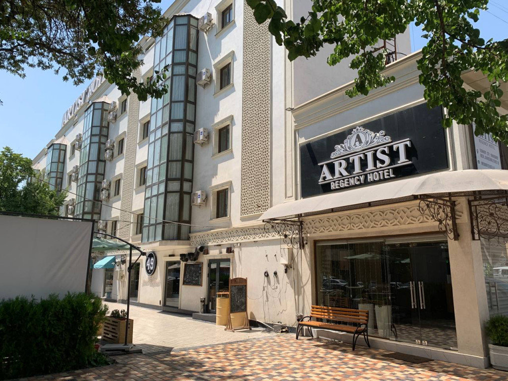 Artist Regency Hotel