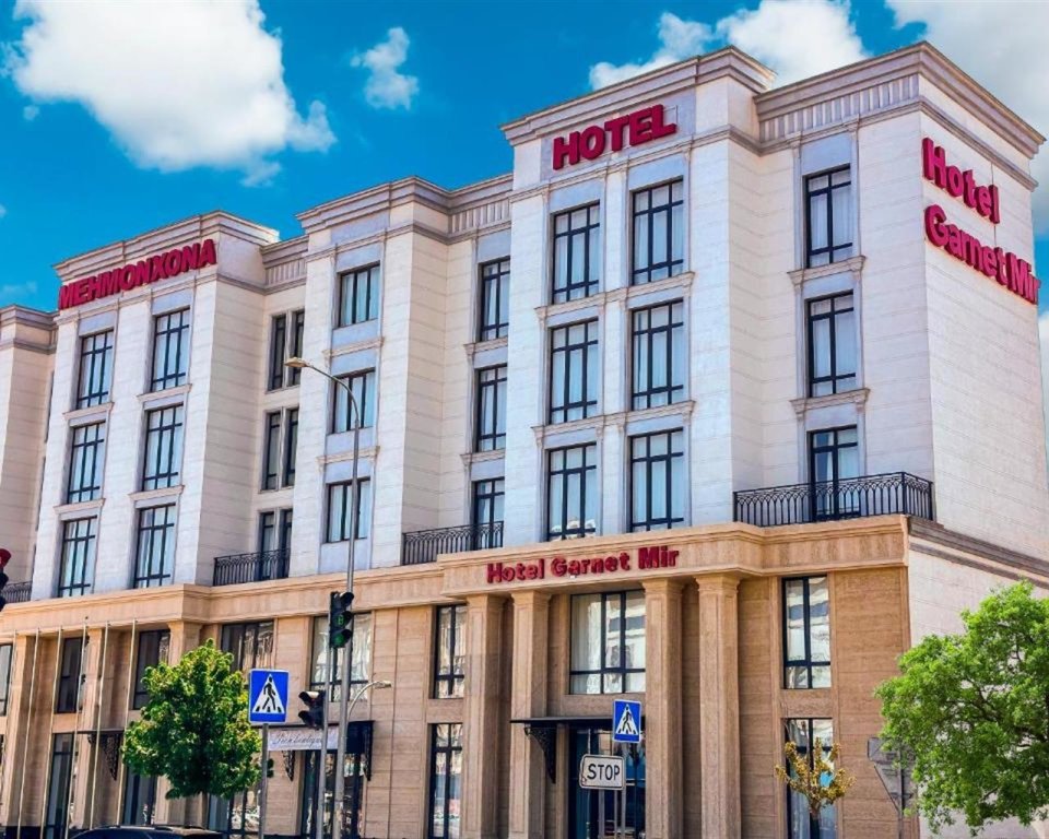 Garnet Mir Hotel