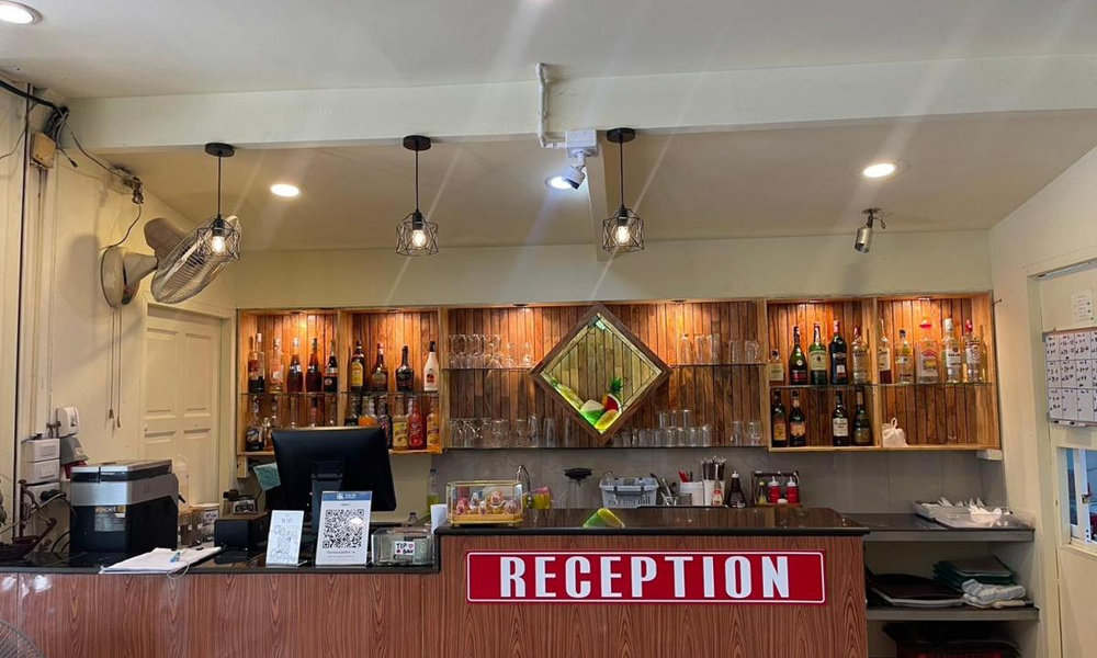 Malee House And Restaurant