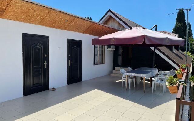 Гостевой Дом Sukhum Guest House