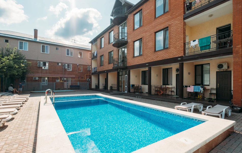 Поющие В Терновнике