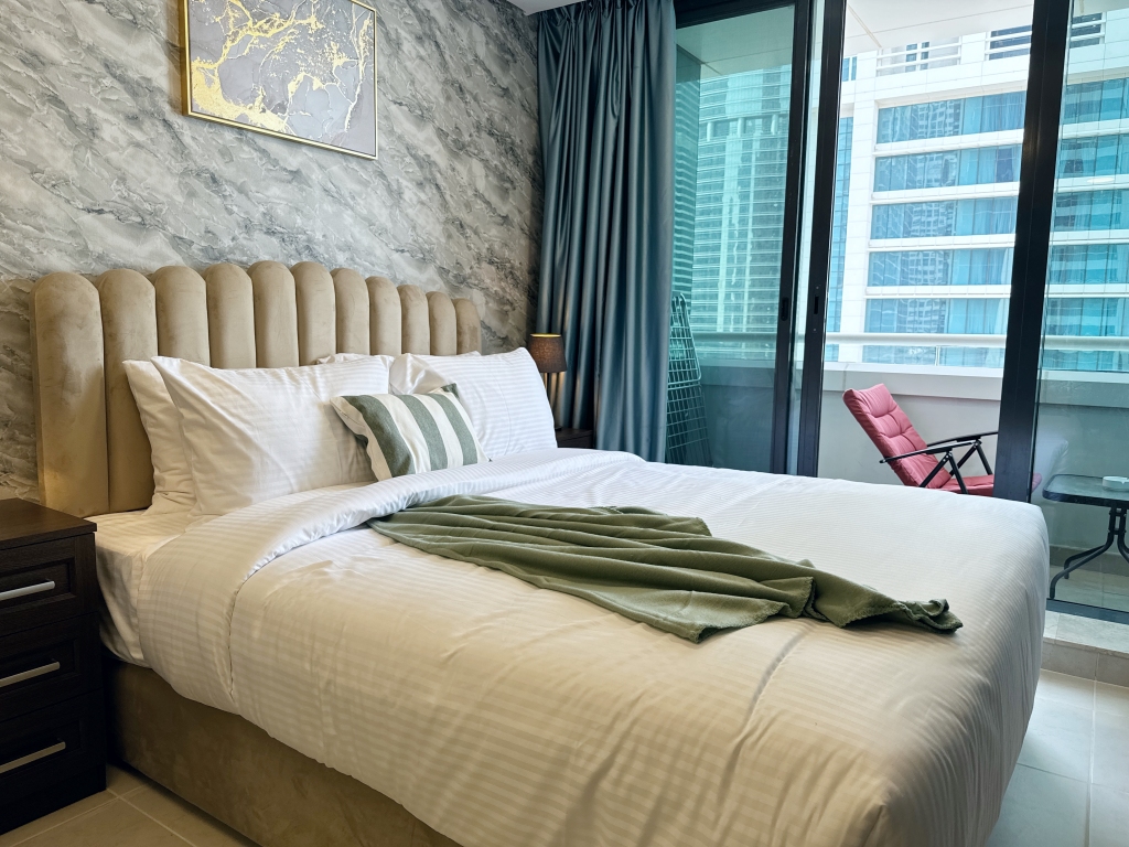 Cosmos Living Charming Studio With Balcony